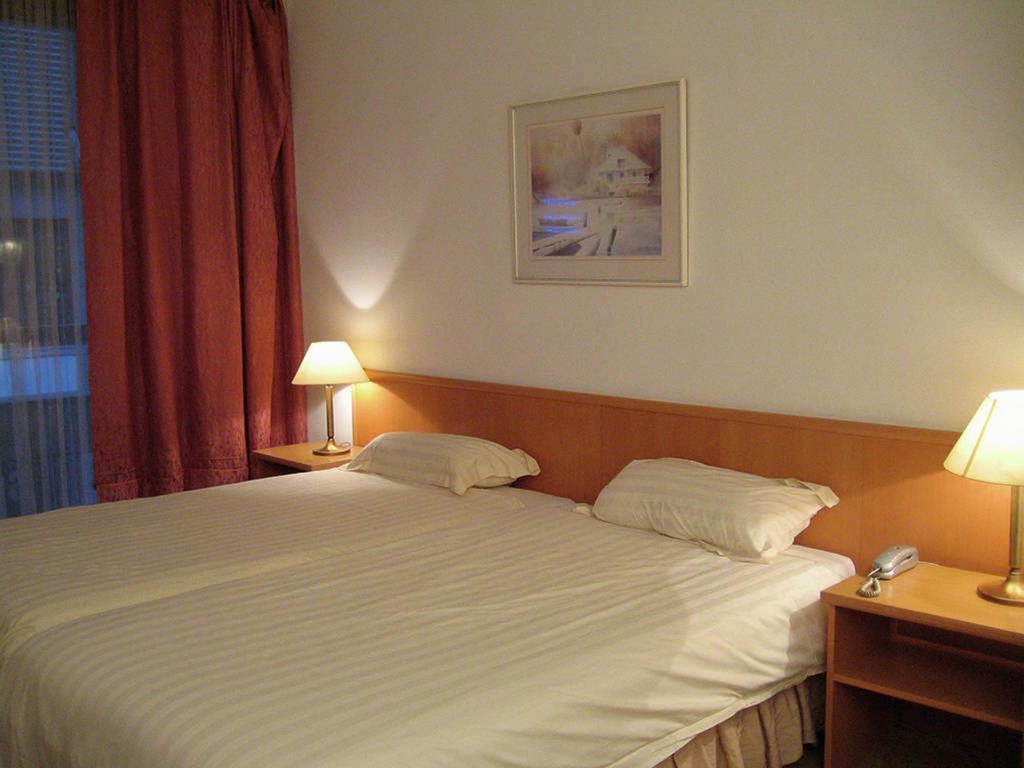 Hotel Keyserlei أنتويرب الغرفة الصورة